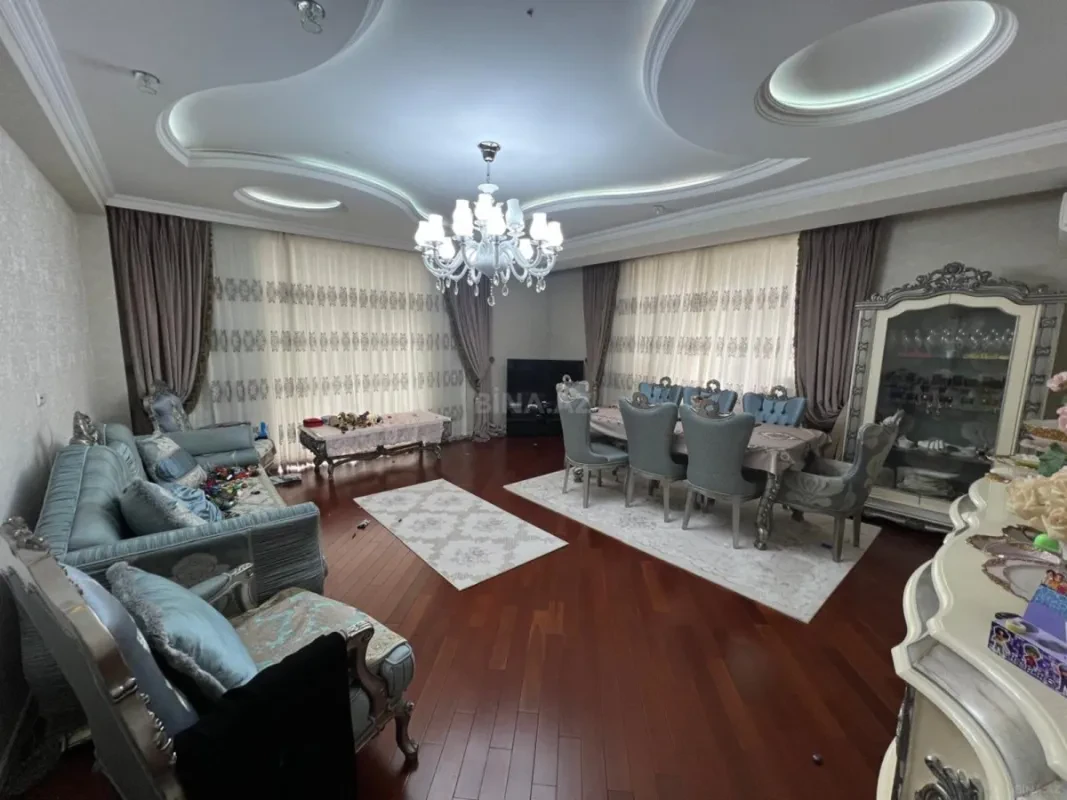 Satılır 3 otaqlı mənzil 150 m²