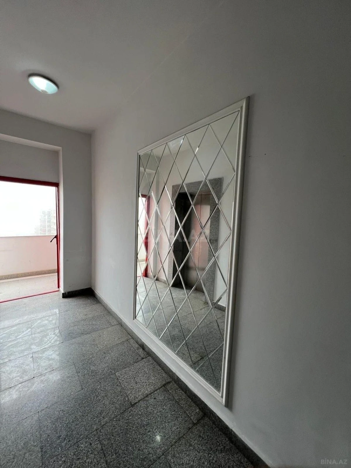 Satılır 3 otaqlı mənzil 150 m²