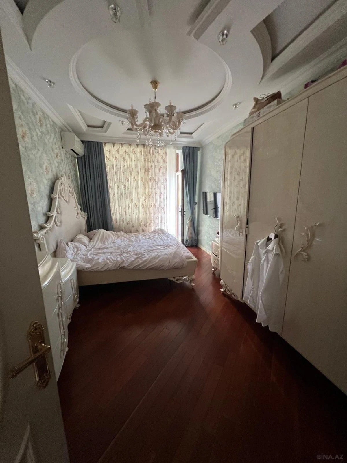 Satılır 3 otaqlı mənzil 150 m²