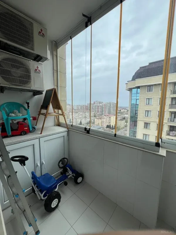 Satılır 3 otaqlı mənzil 150 m²