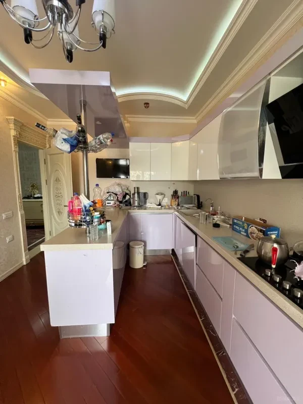 Satılır 3 otaqlı mənzil 150 m²