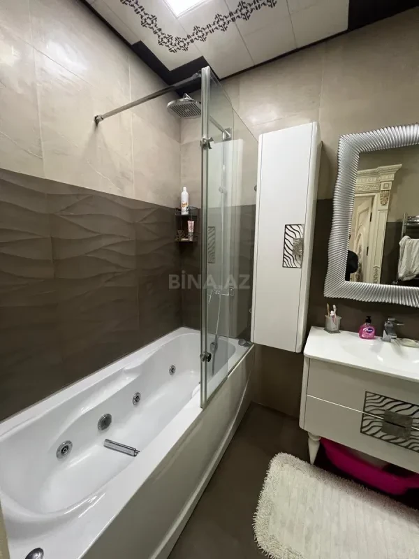 Satılır 3 otaqlı mənzil 150 m²