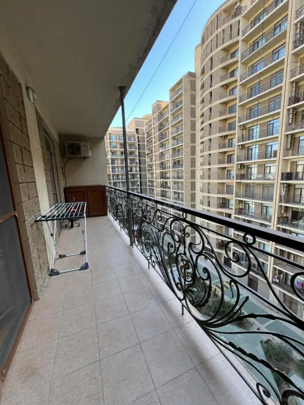 Kirayə verilir 3 otaqlı mənzil 140 m²