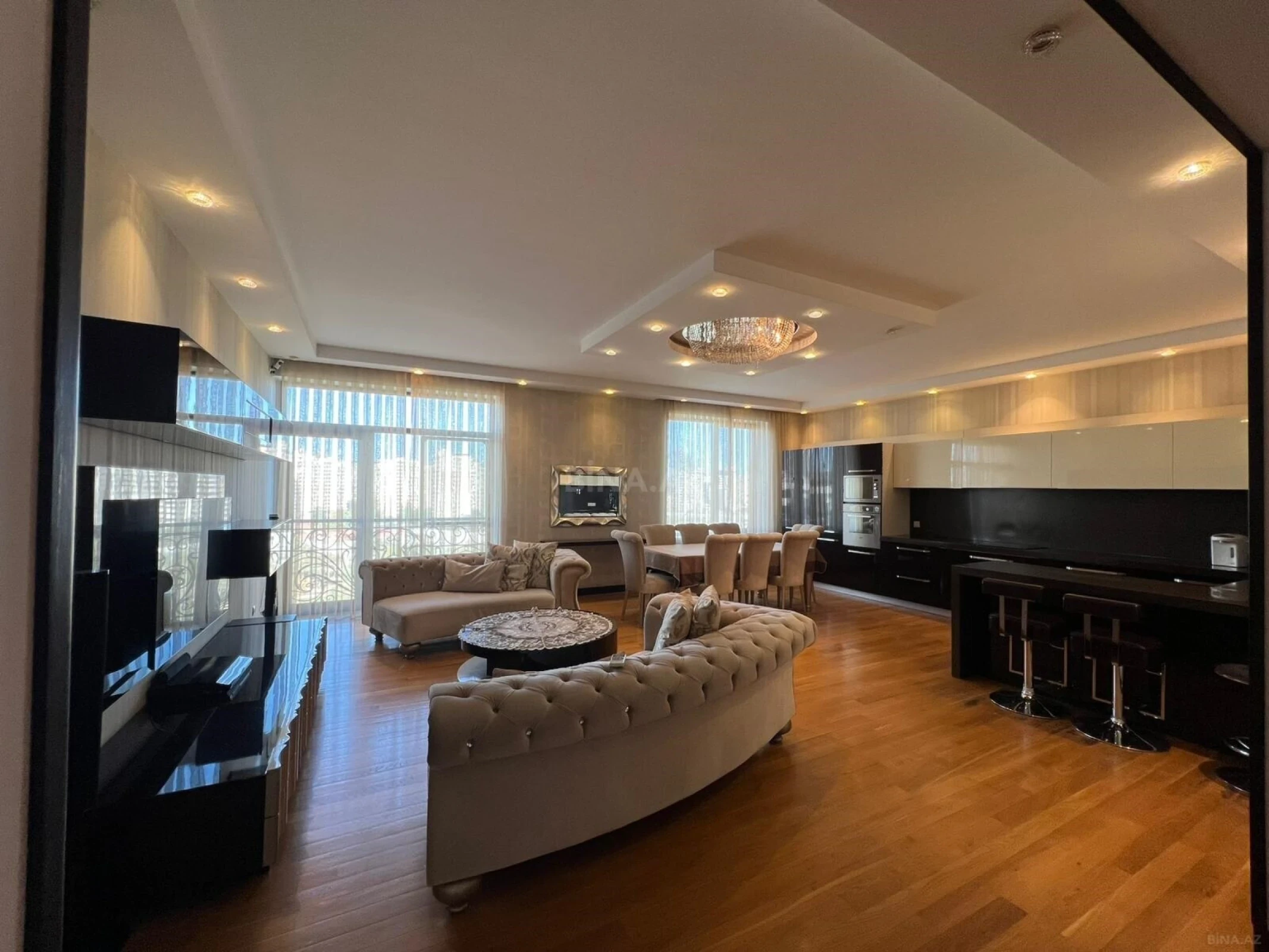 Kirayə verilir 3 otaqlı mənzil 140 m²