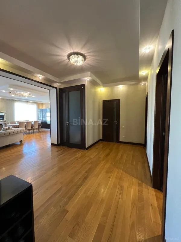 Kirayə verilir 3 otaqlı mənzil 140 m²