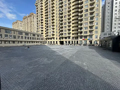 Satılır 2 otaqlı mənzil 77 m²