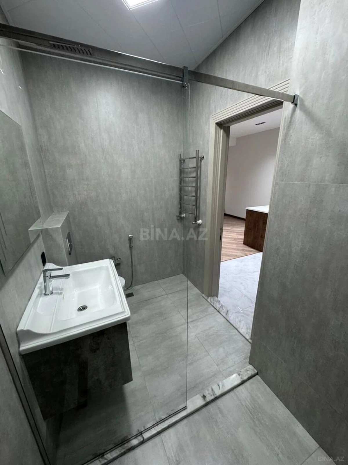Satılır 2 otaqlı mənzil 77 m²