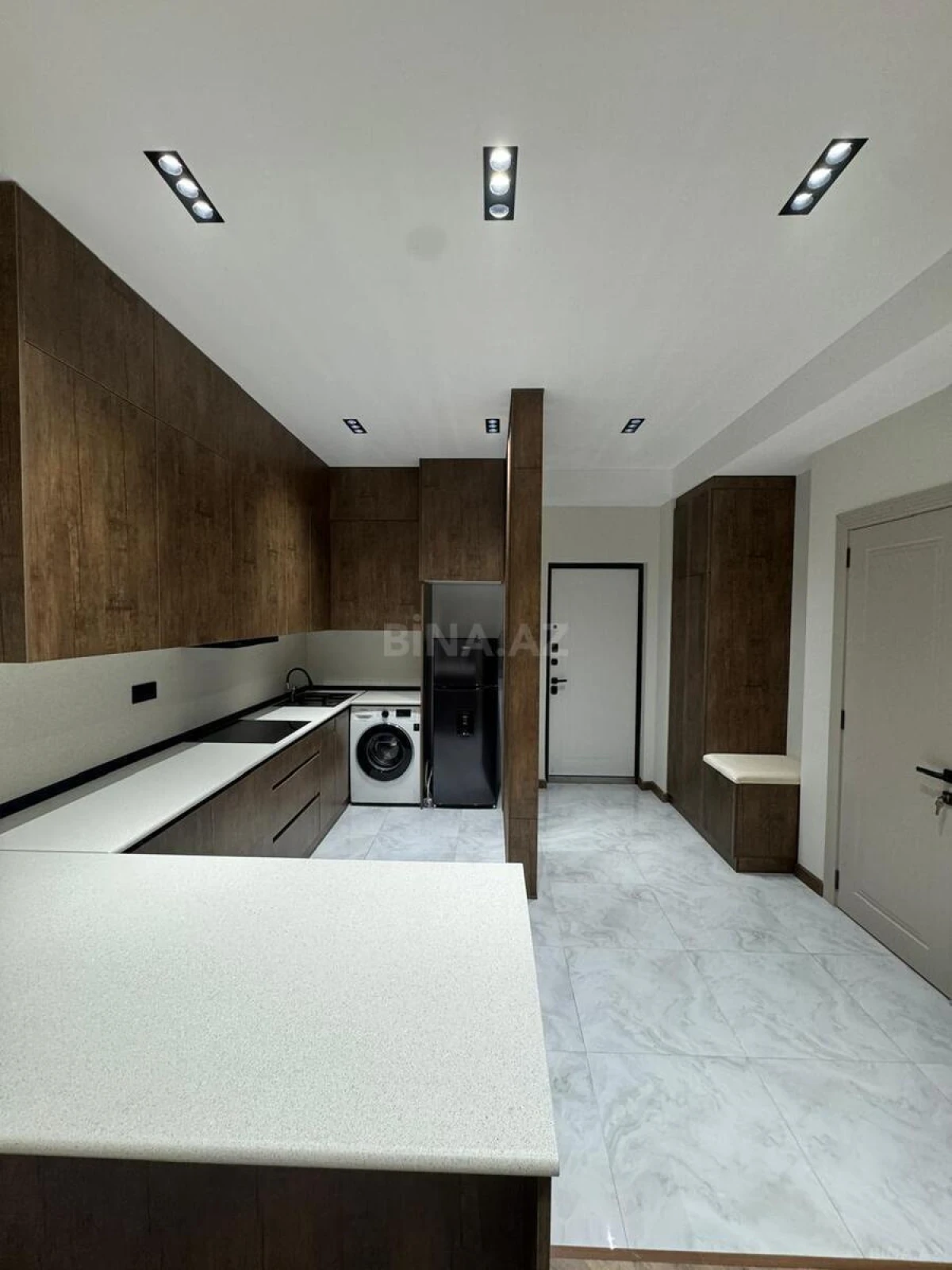 Satılır 2 otaqlı mənzil 77 m²