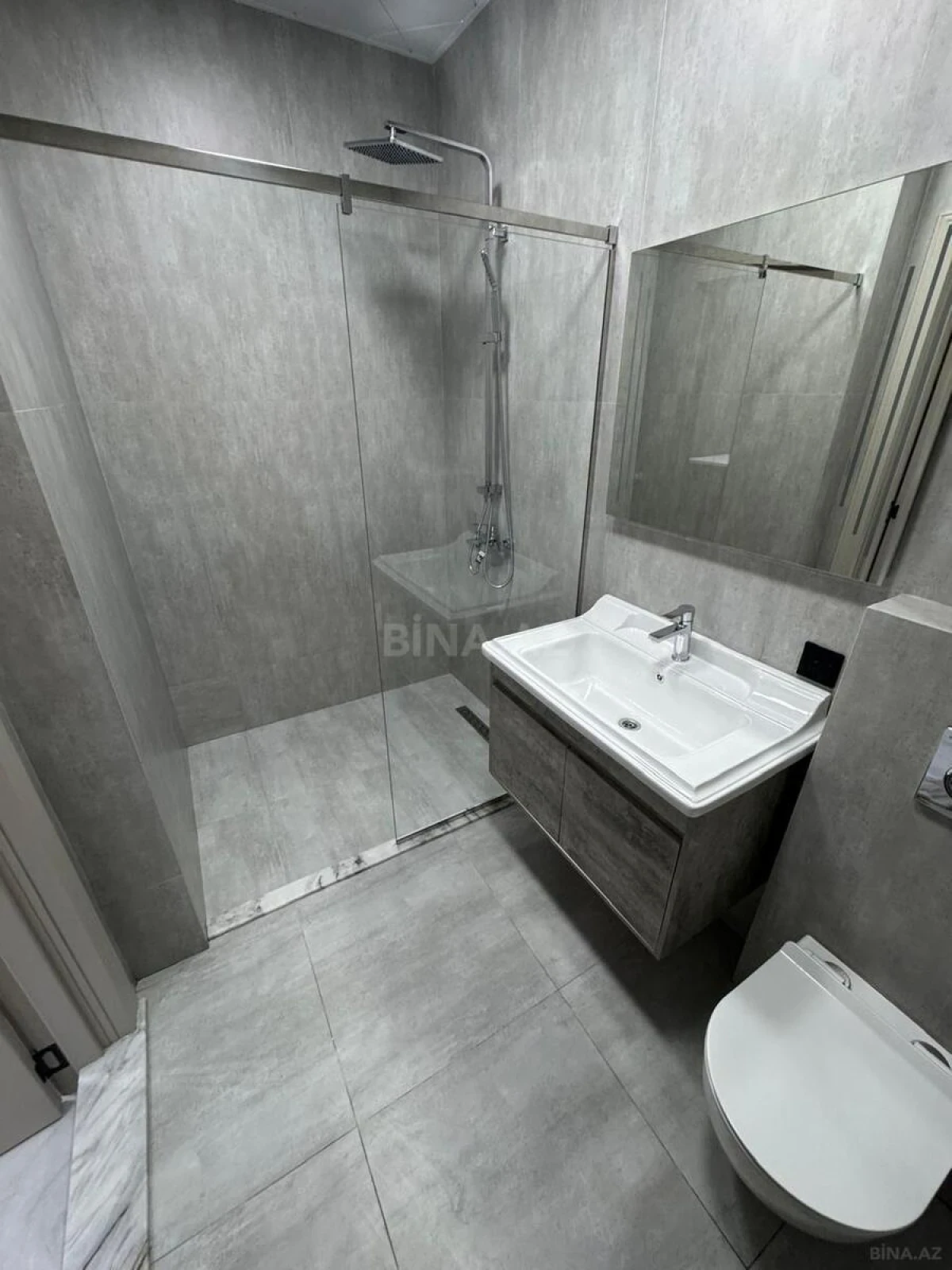 Satılır 2 otaqlı mənzil 77 m²