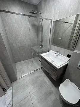 Satılır 2 otaqlı mənzil 77 m²