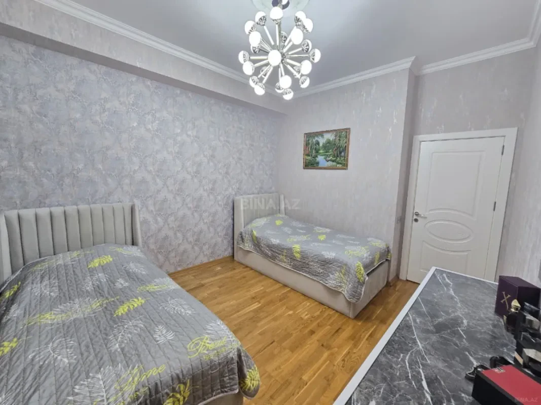 Satılır 3 otaqlı mənzil 112 m²