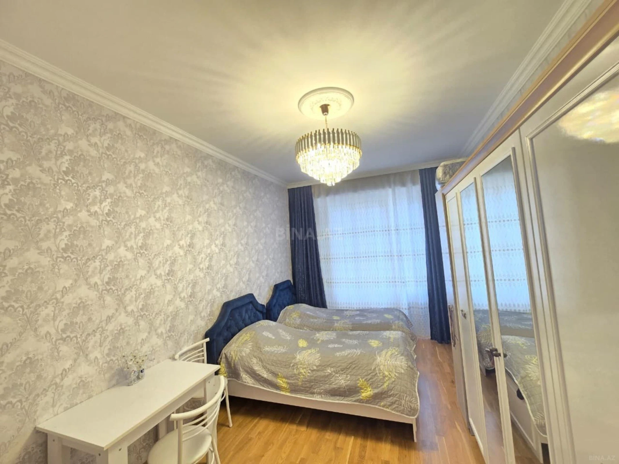 Satılır 3 otaqlı mənzil 112 m²