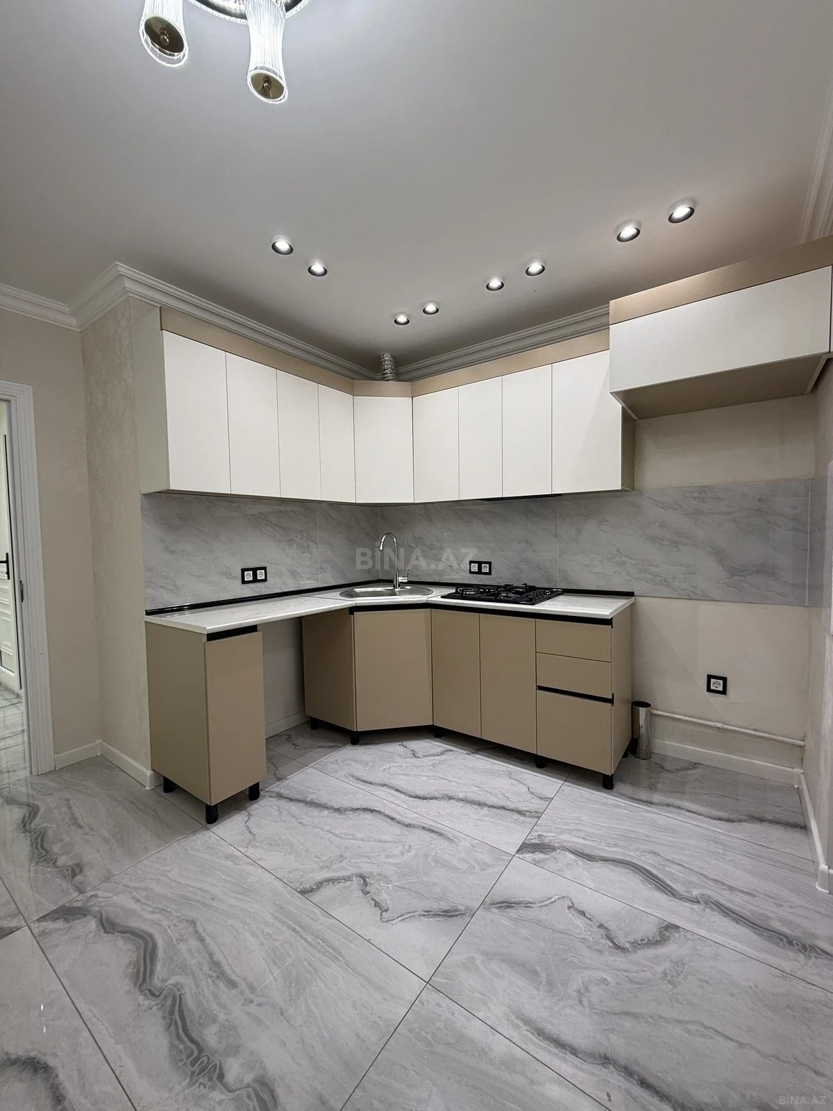 Satılır 3 otaqlı mənzil 85 m²