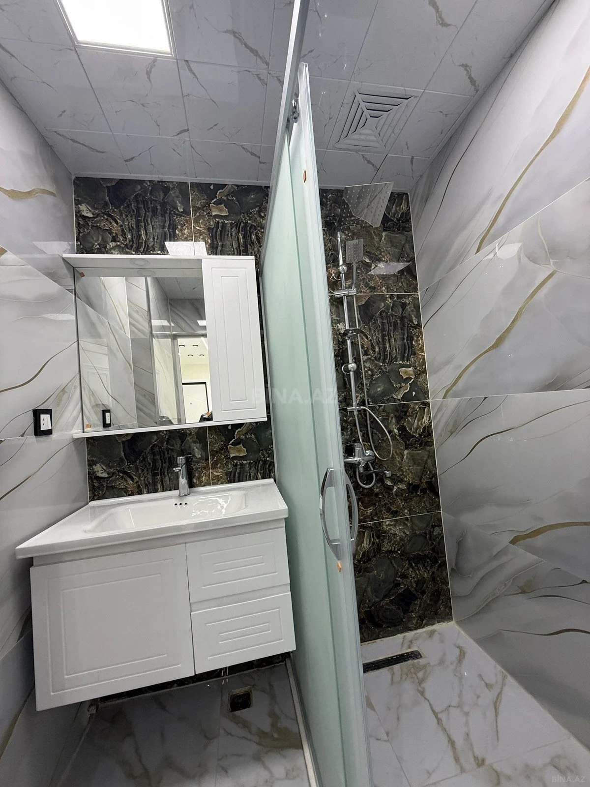 Satılır 3 otaqlı mənzil 85 m²