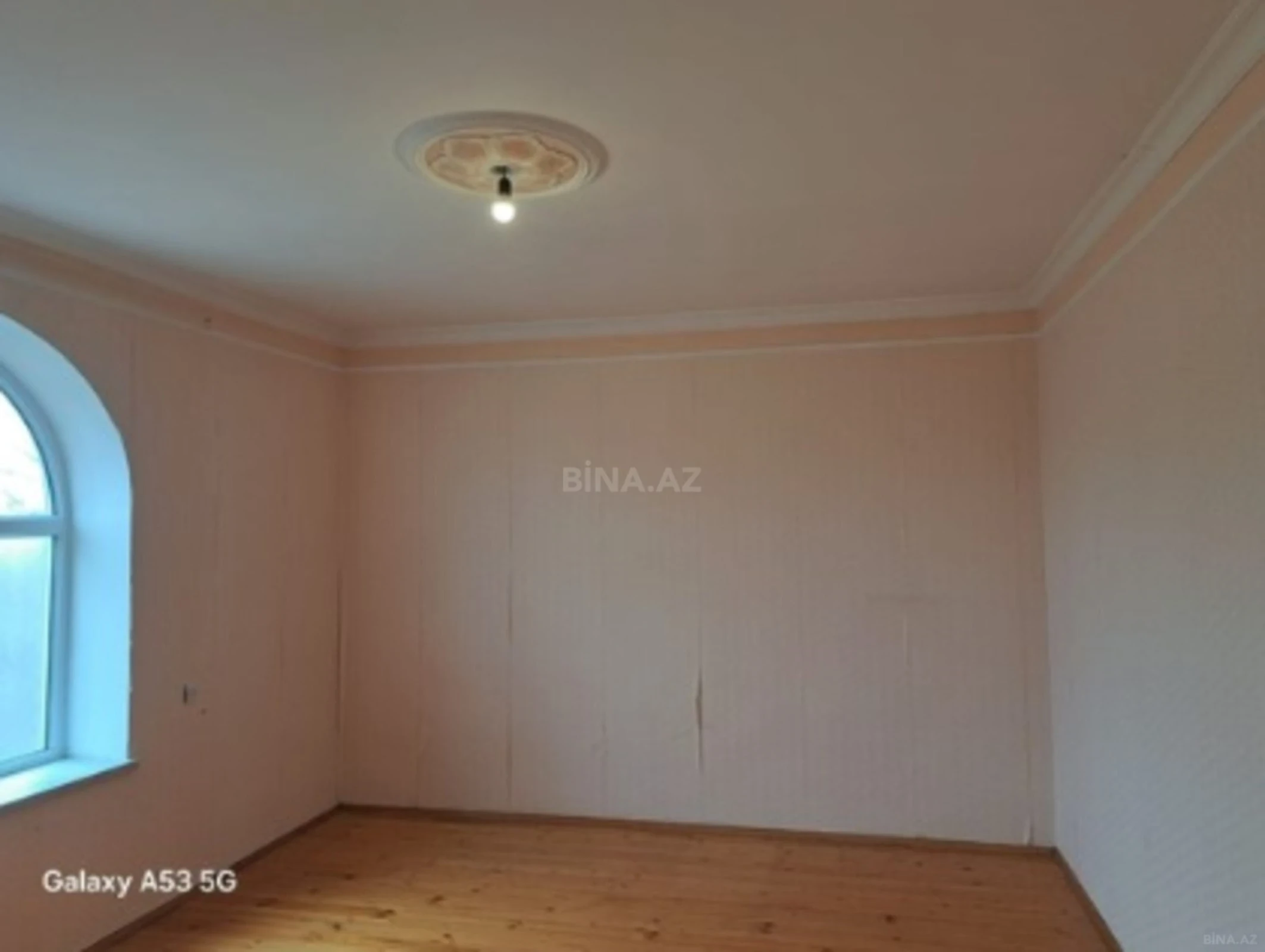 Satılır 8 otaqlı həyət evi 295 m²