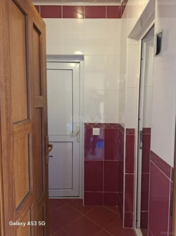 Satılır 8 otaqlı həyət evi 295 m²