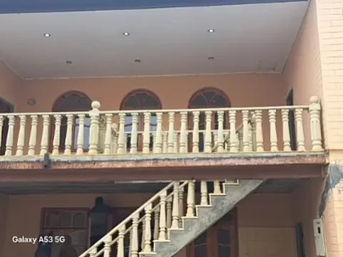 Satılır 8 otaqlı həyət evi 295 m²