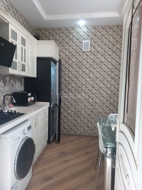 Kirayə verilir 3 otaqlı mənzil 80 m²