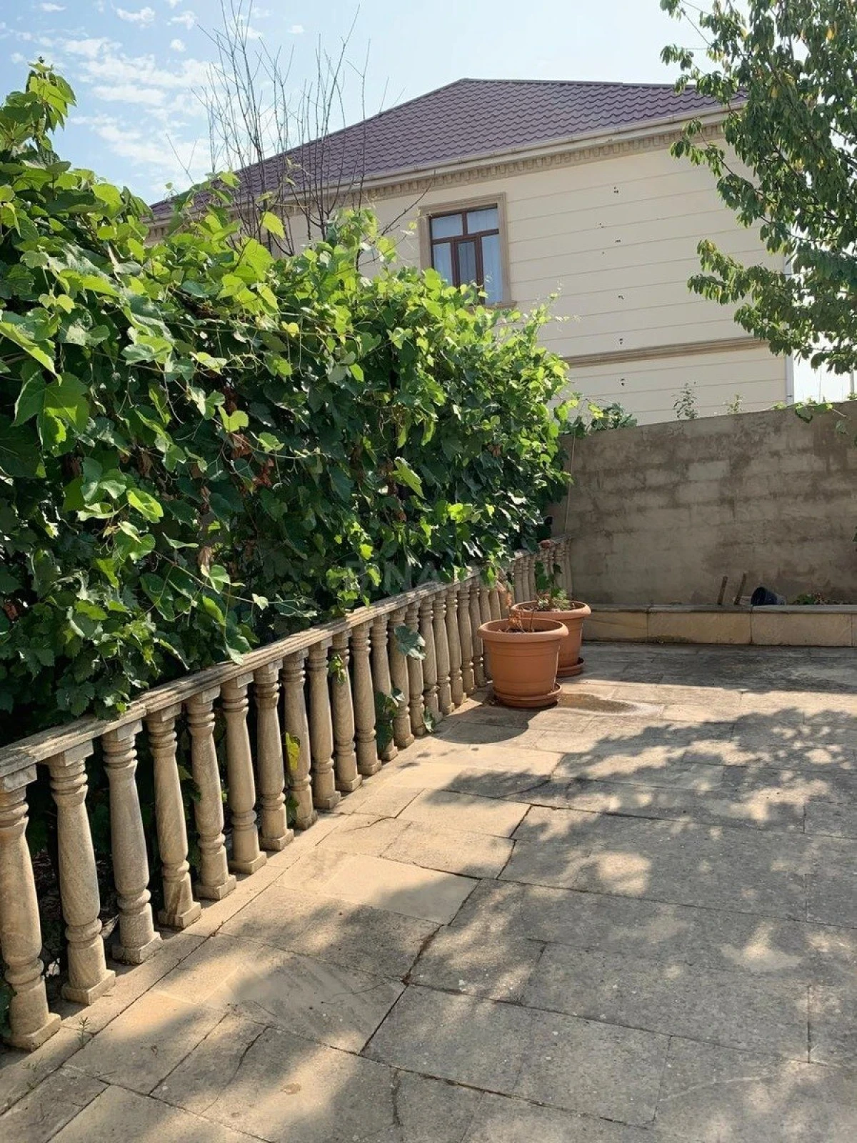Kirayə verilir 9 otaqlı həyət evi 675 m²