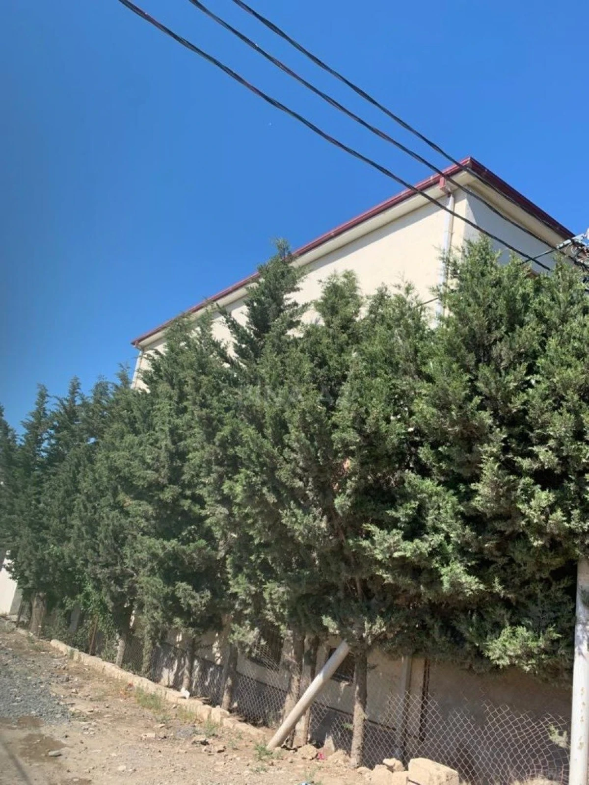Kirayə verilir 9 otaqlı həyət evi 675 m²