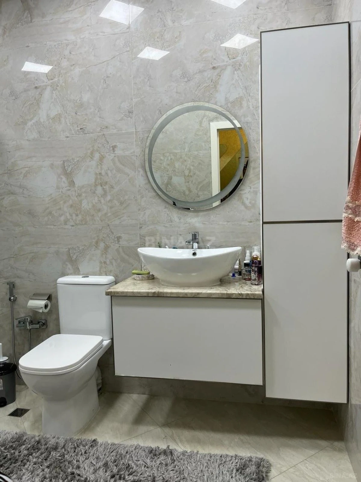 Kirayə verilir 9 otaqlı həyət evi 675 m²