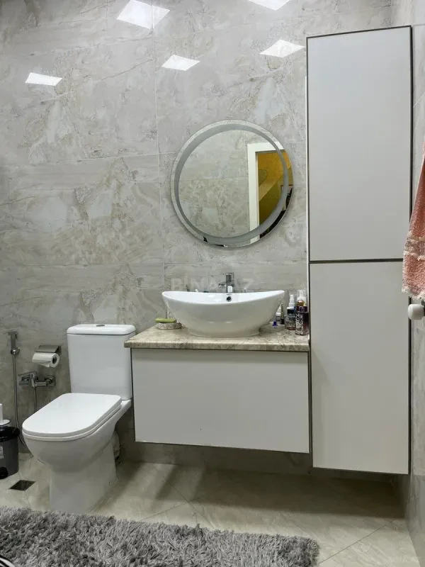 Kirayə verilir 9 otaqlı həyət evi 675 m²