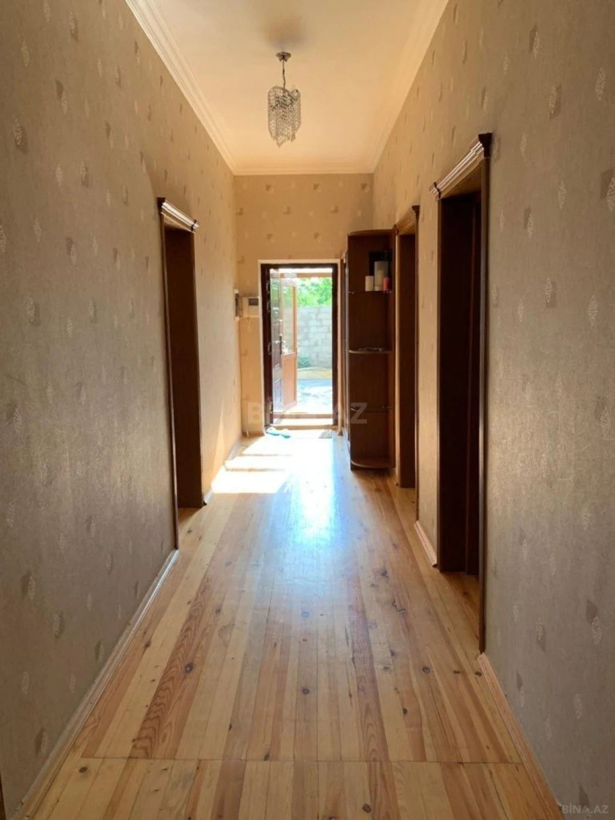 Kirayə verilir 9 otaqlı həyət evi 675 m²