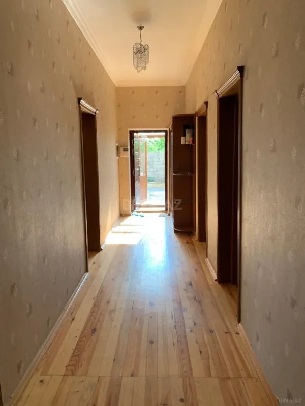 Kirayə verilir 9 otaqlı həyət evi 675 m²