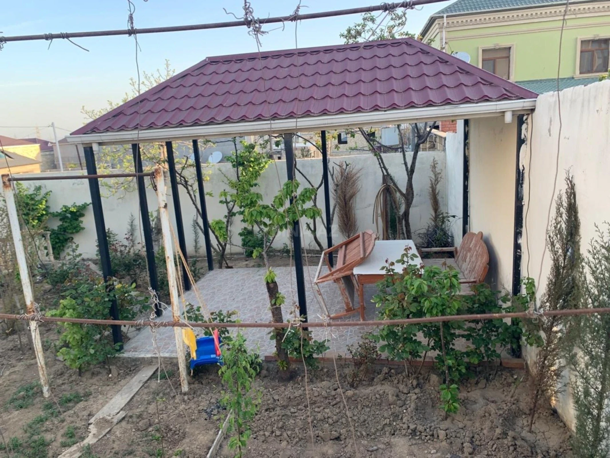 Kirayə verilir 9 otaqlı həyət evi 675 m²