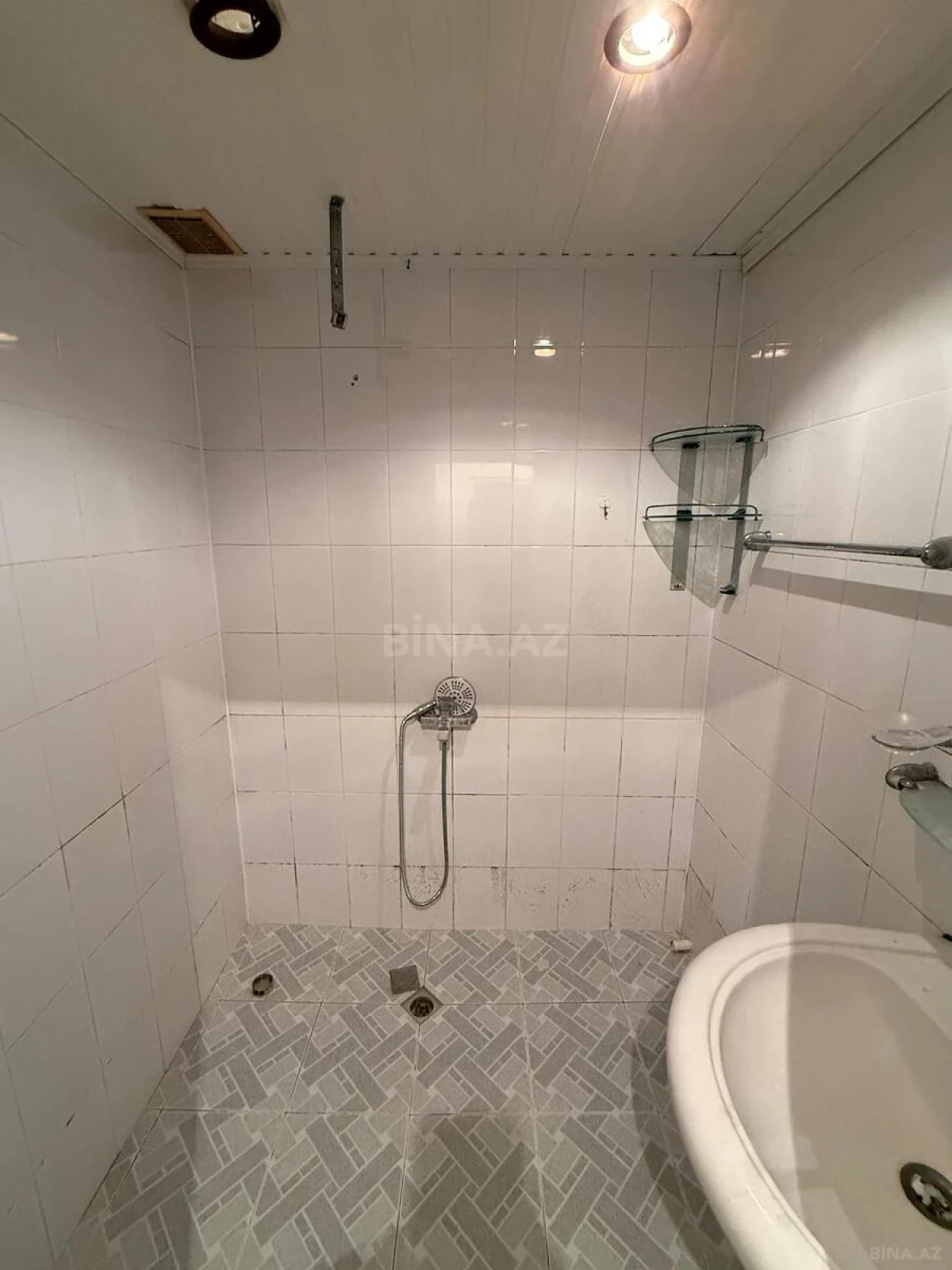 Kirayə verilir 2 otaqlı mənzil 55 m²