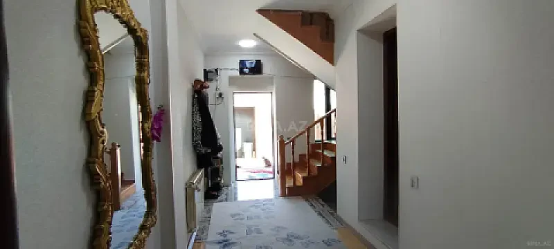 Satılır 5 otaqlı həyət evi 140 m²