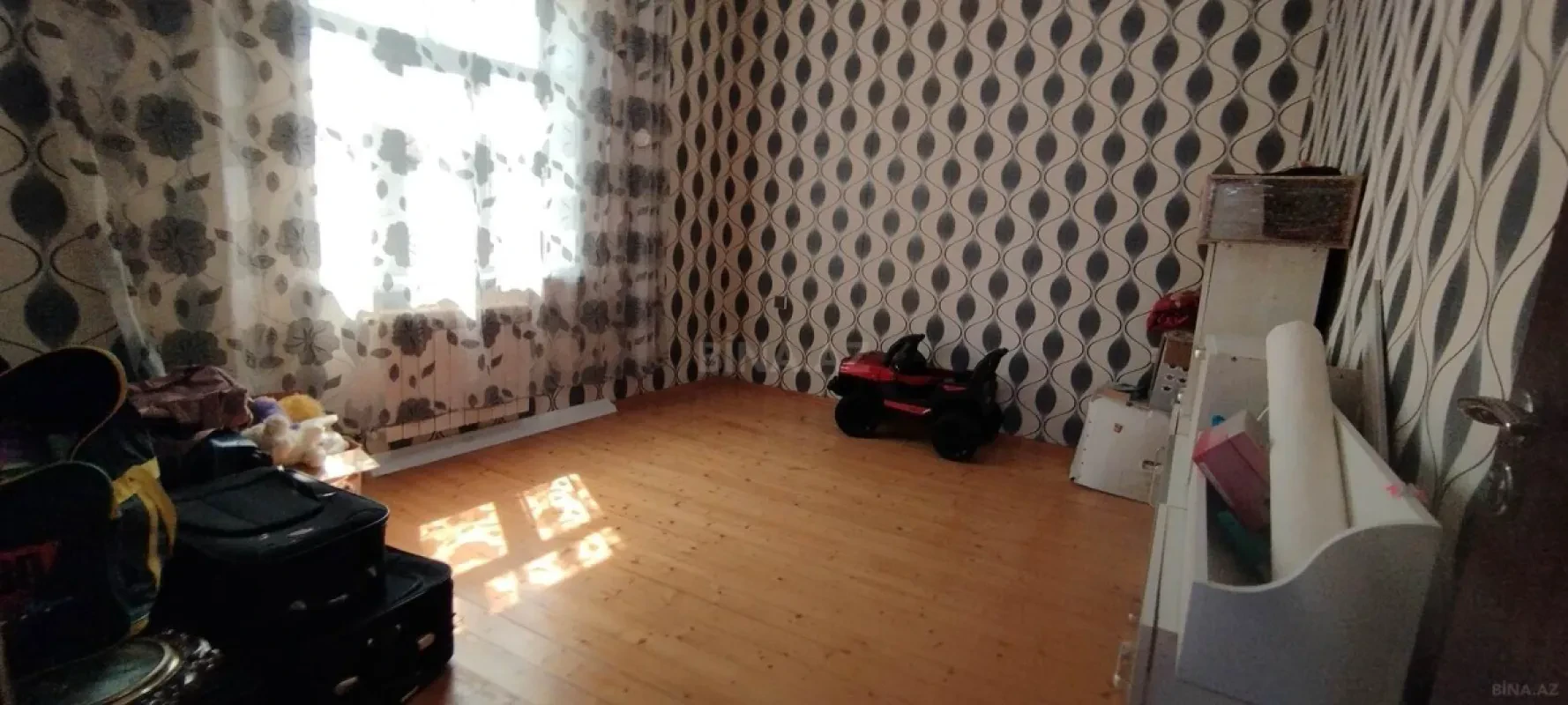 Satılır 5 otaqlı həyət evi 140 m²