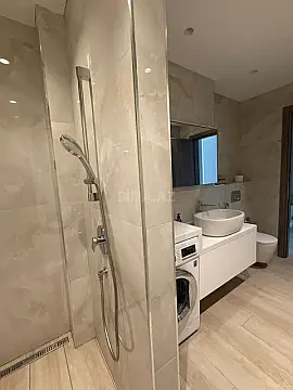 Kirayə verilir 2 otaqlı mənzil 110 m²