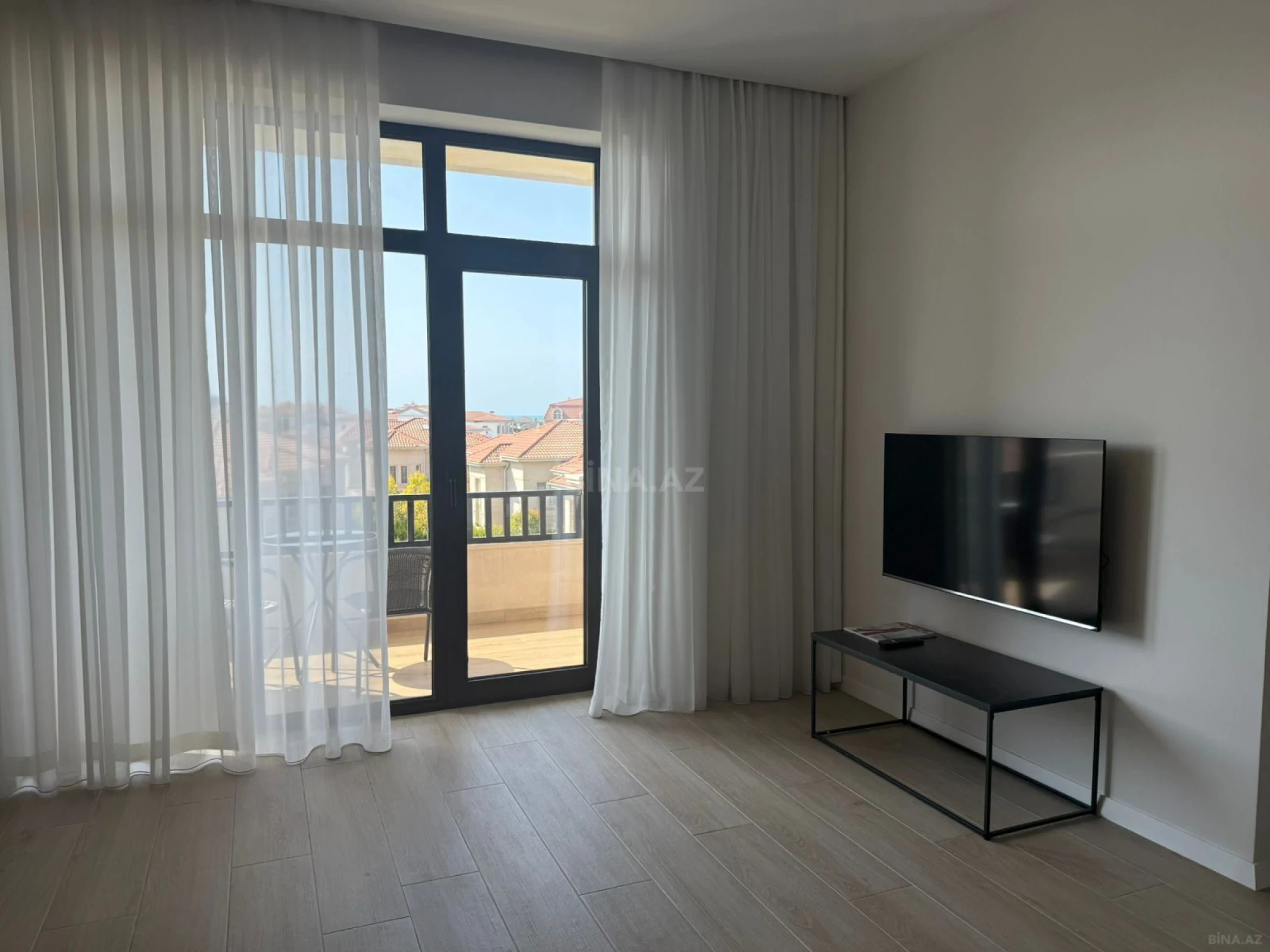 Kirayə verilir 2 otaqlı mənzil 110 m²