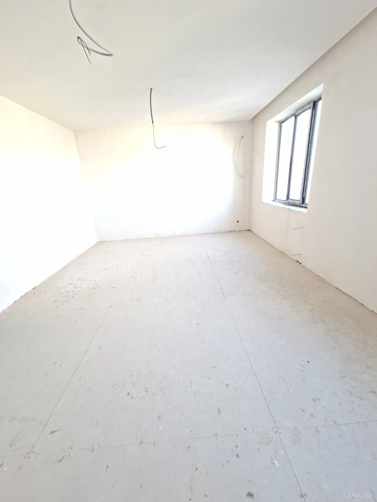 Satılır 3 otaqlı mənzil 153 m²