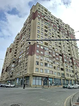 Satılır 3 otaqlı mənzil 153 m²