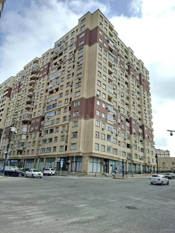 Satılır 3 otaqlı mənzil 153 m²