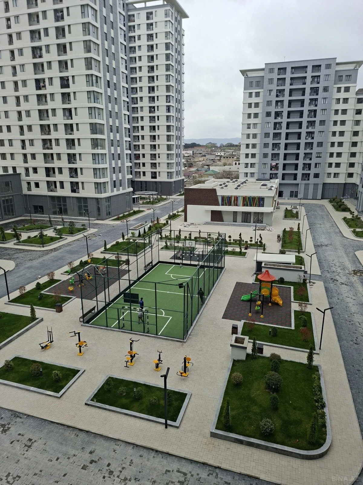 Satılır 2 otaqlı mənzil 108 m²