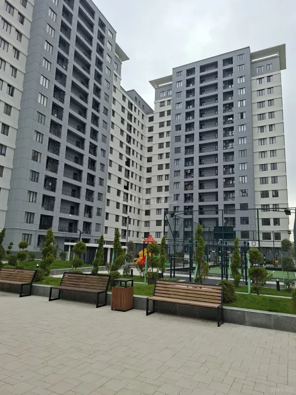 Satılır 2 otaqlı mənzil 108 m²