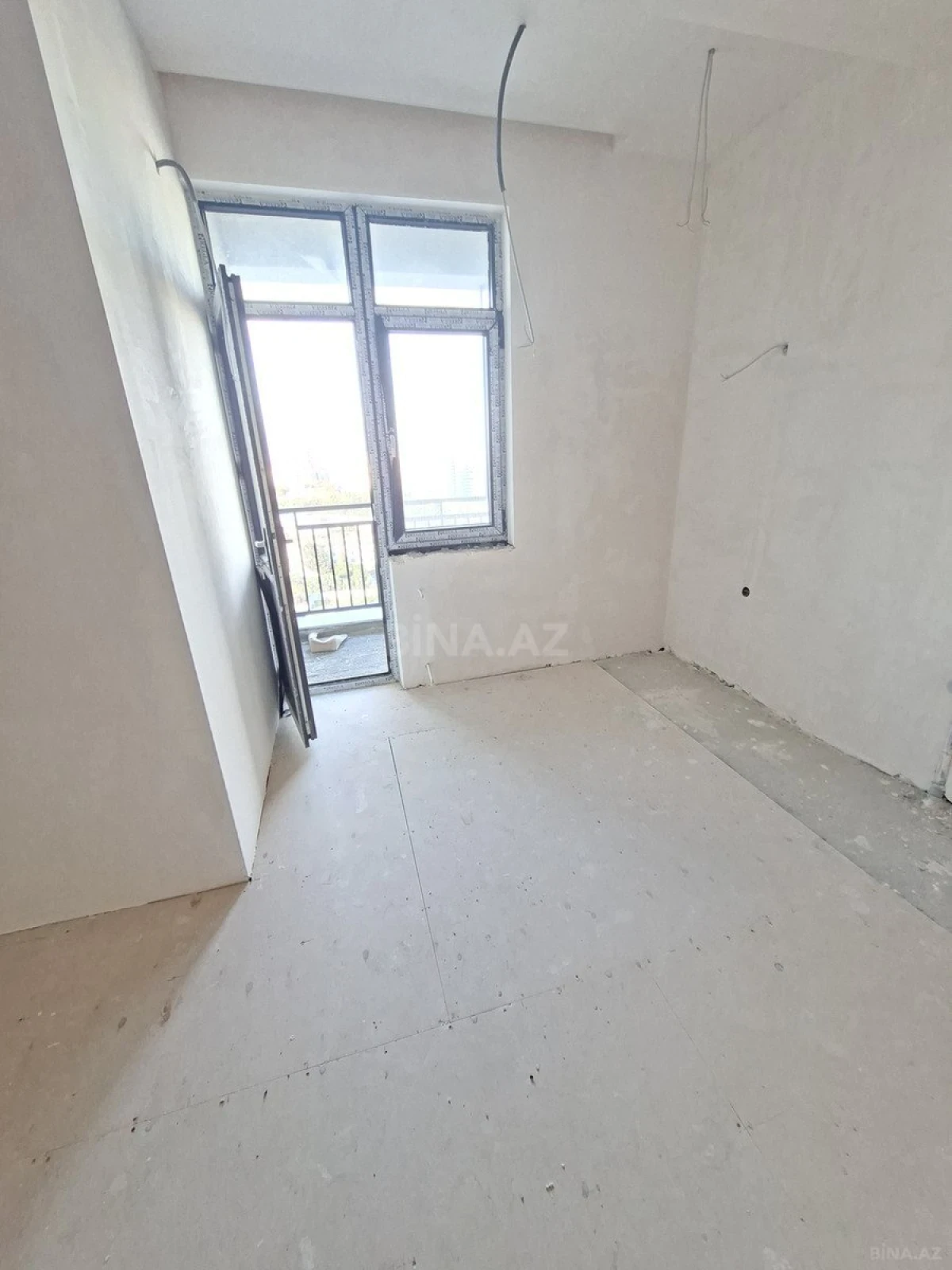 Satılır 2 otaqlı mənzil 108 m²