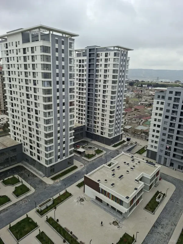 Satılır 2 otaqlı mənzil 108 m²