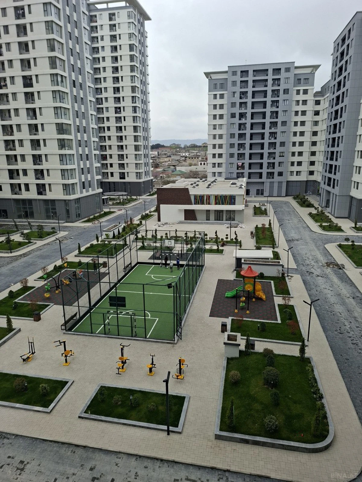 Satılır 2 otaqlı mənzil 108 m²