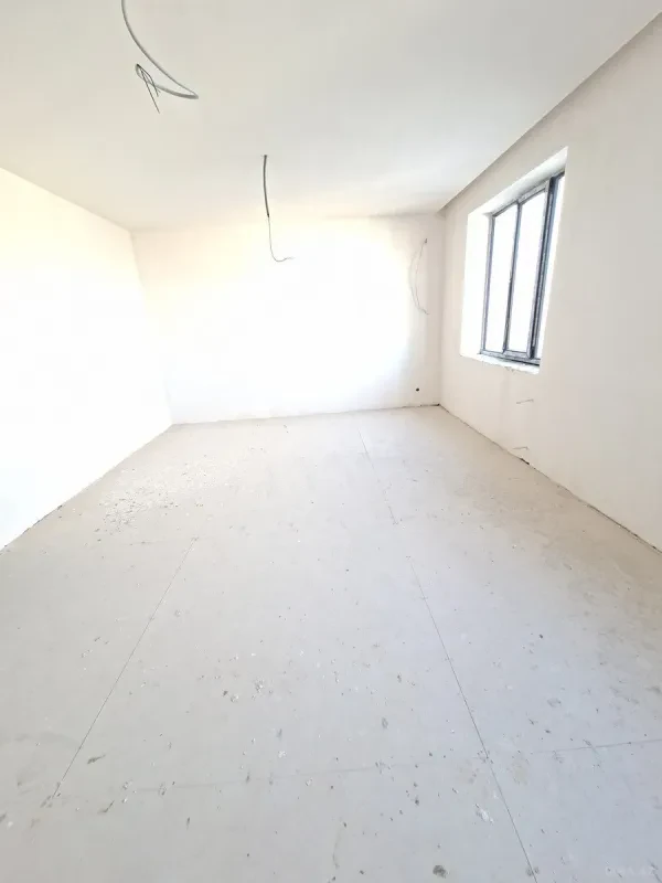 Satılır 2 otaqlı mənzil 108 m²