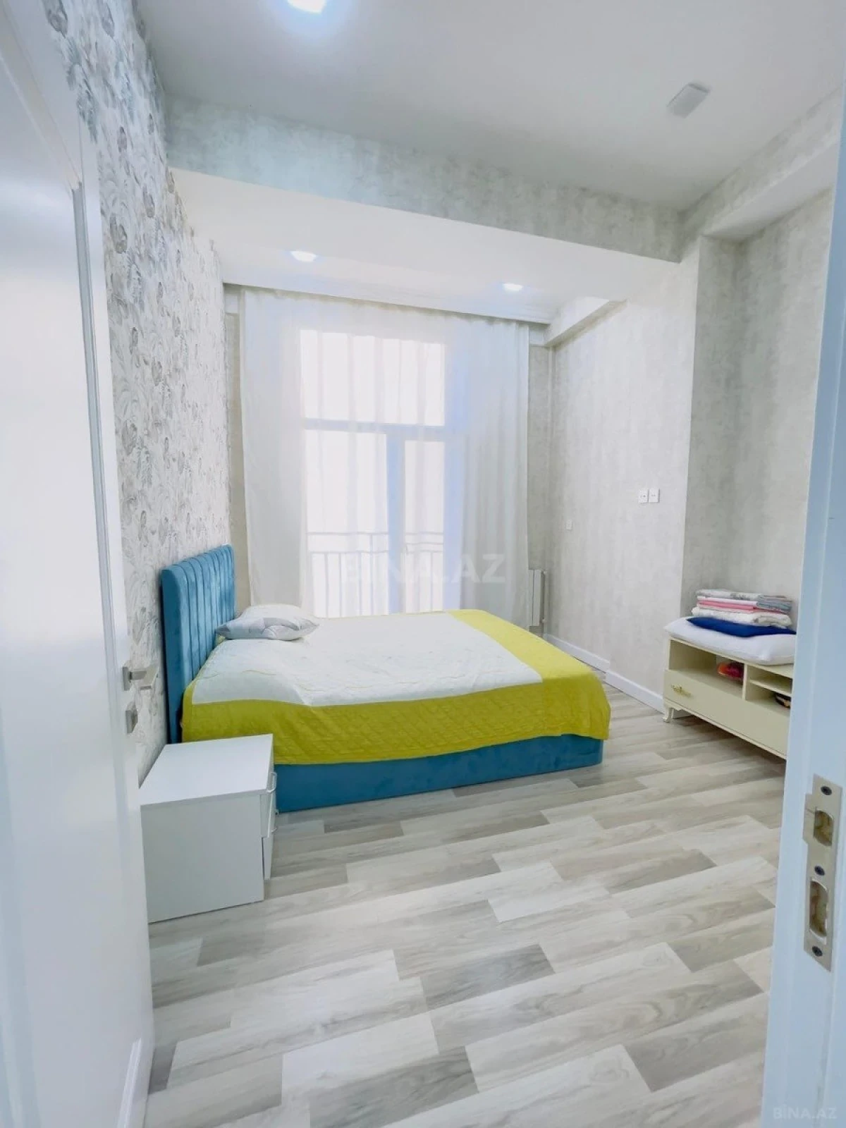Satılır 4 otaqlı mənzil 128 m²