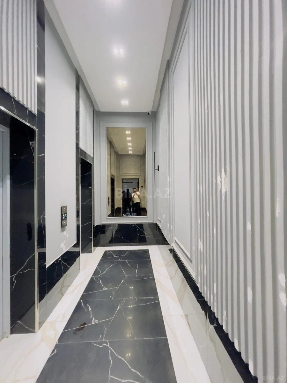 Satılır 4 otaqlı mənzil 128 m²
