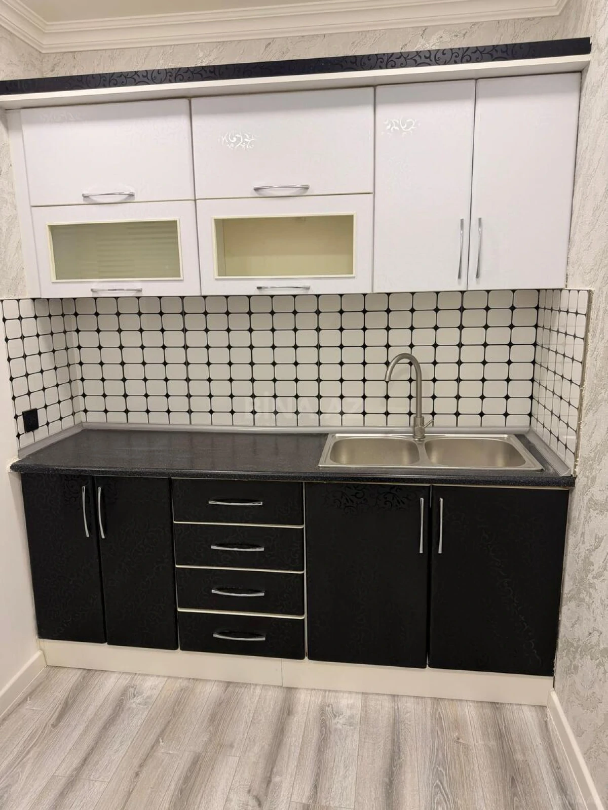 Satılır 1 otaqlı mənzil 40 m²