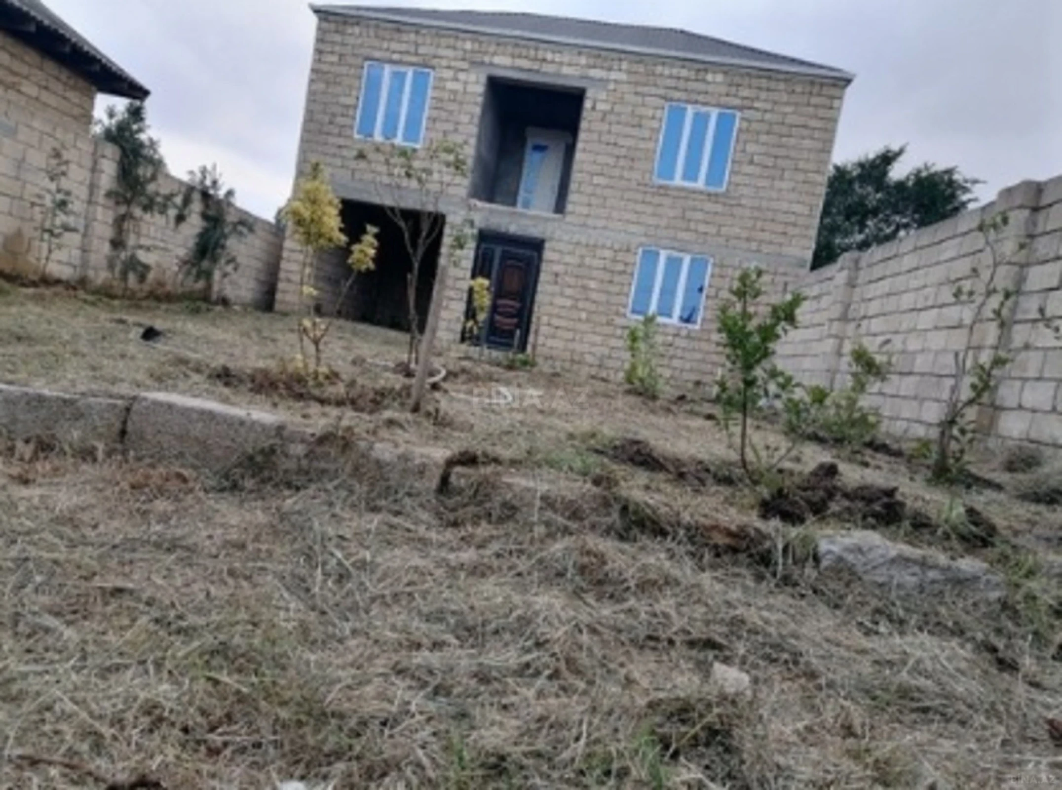 Satılır 6 otaqlı həyət evi 130 m²