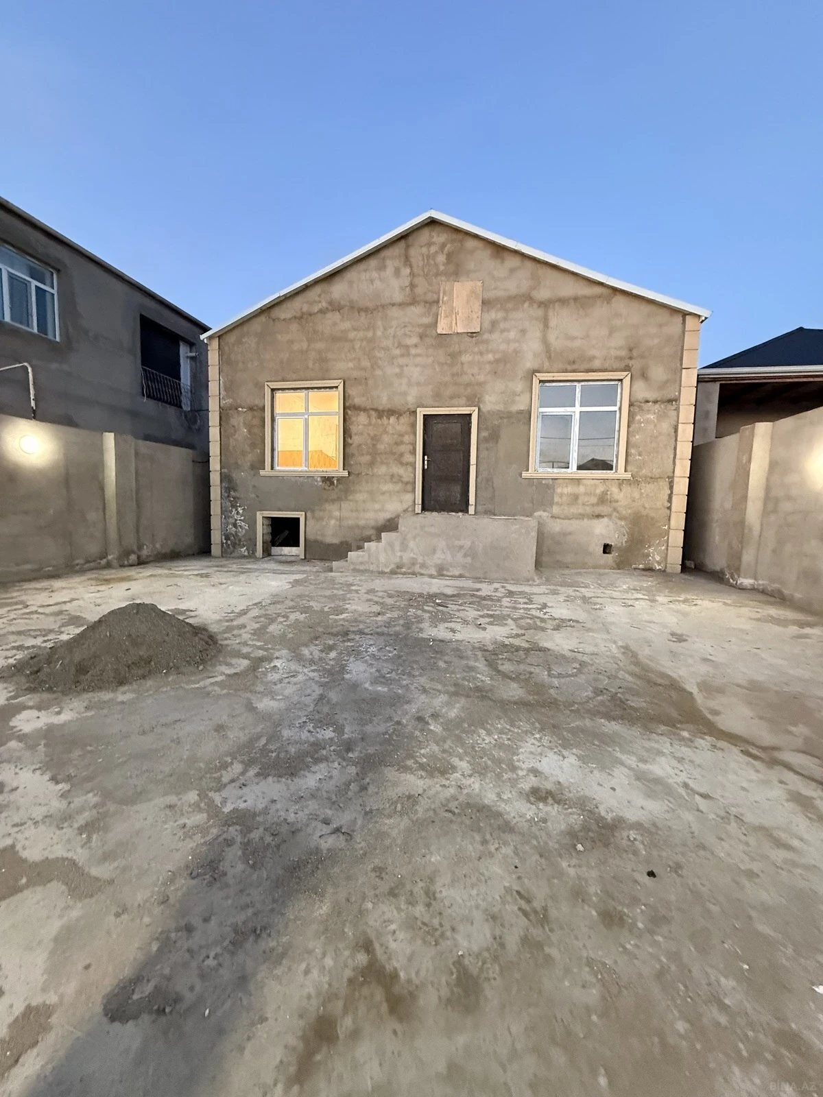 Satılır 3 otaqlı həyət evi 100 m²
