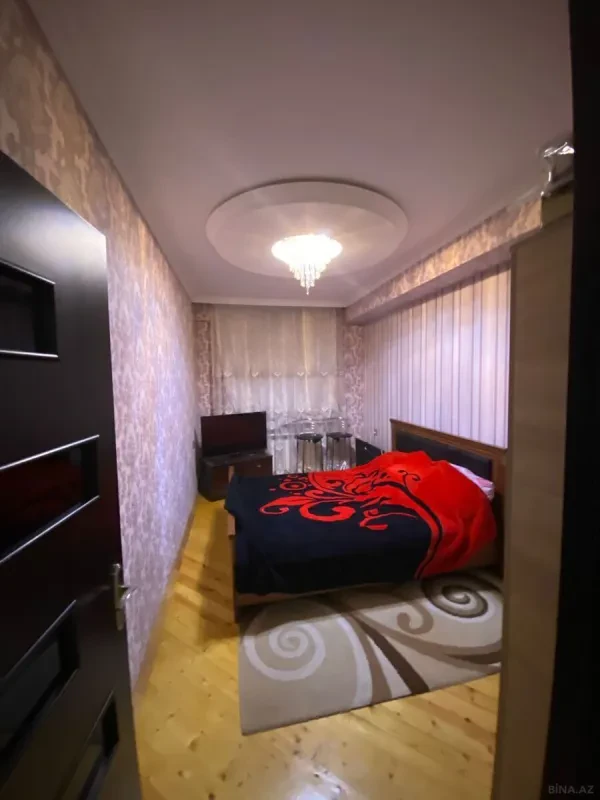 Kirayə verilir 2 otaqlı mənzil 85 m²