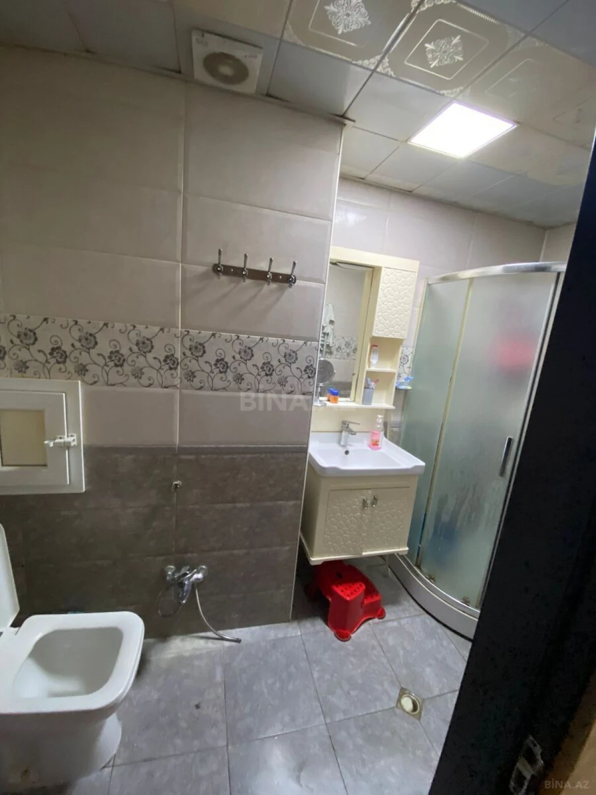 Kirayə verilir 2 otaqlı mənzil 85 m²